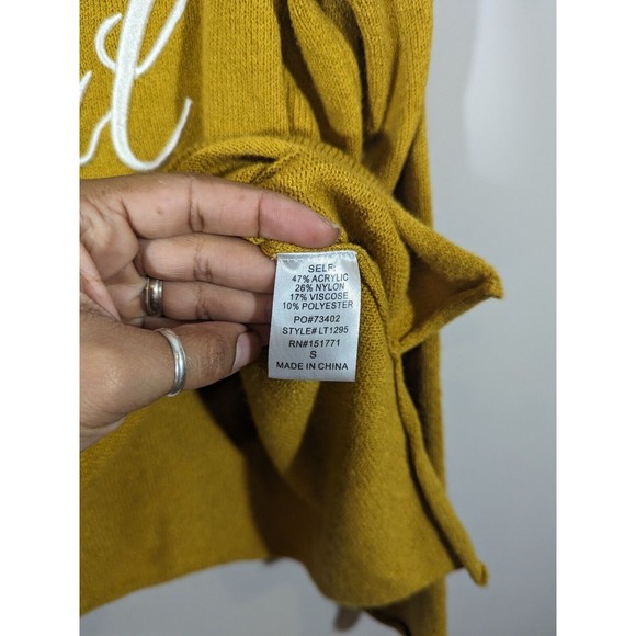 Gilli Mustard Hello Beautiful Relaxed Knit Sweater Women Size S - Picture 6 of 6